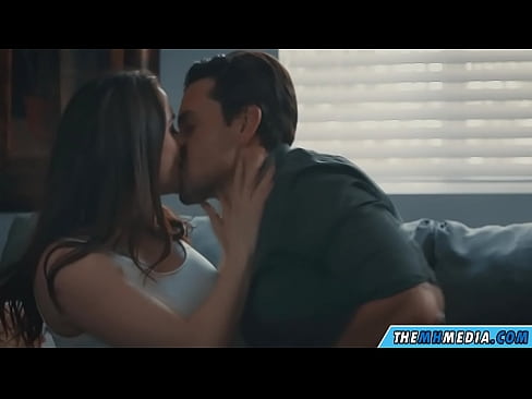 ❤️ Sexe romàntic amb una bona mare tetona ❌ Vídeo sexual a nosaltres